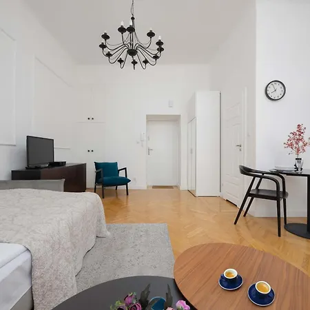 Apartment Tasteful Located Near Pge Narodowy By Renters Warschau