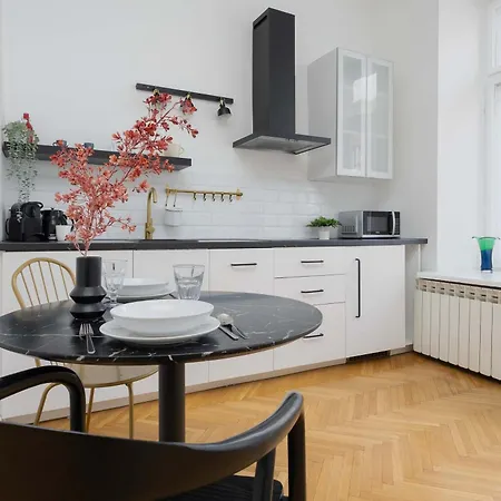 아파트 Tasteful Located Near Pge Narodowy By Renters 바르샤바